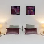 Stylish Soundproof Temple Bar Square